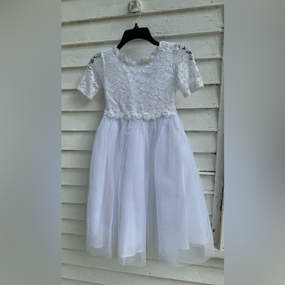 Girls’ White Lace Communion Dress - Picture 4 of 8